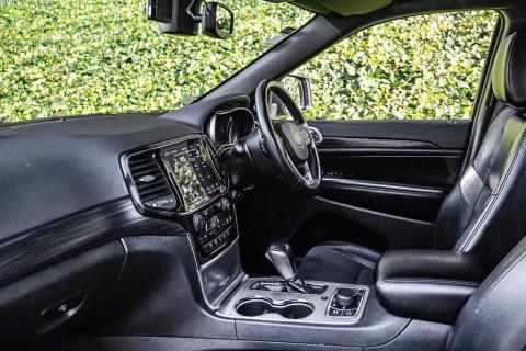 2020 Jeep Grand Cherokee Altitude - Thumbnail