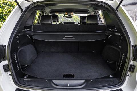2020 Jeep Grand Cherokee Altitude - Thumbnail