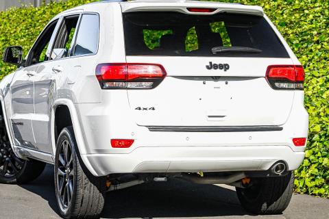 2020 Jeep Grand Cherokee Altitude - Thumbnail