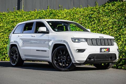 2020 Jeep Grand Cherokee Altitude - Thumbnail
