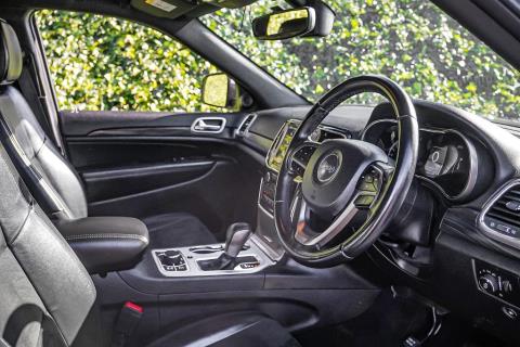 2020 Jeep Grand Cherokee Altitude - Thumbnail