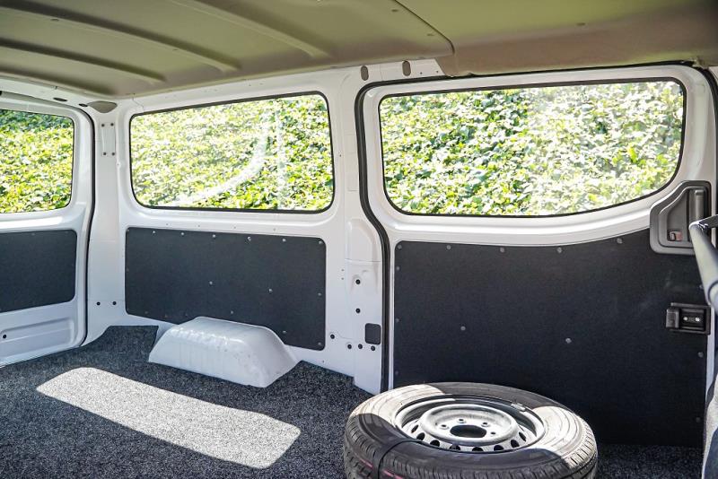 2018 Nissan NV350 / Caravan 5 Door