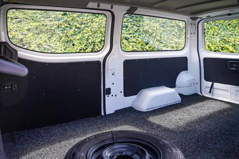 2018 Nissan NV350 / Caravan 5 Door - Thumbnail