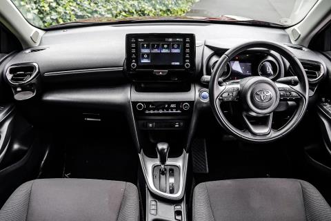 2021 Toyota Yaris Cross Hybrid G - Thumbnail