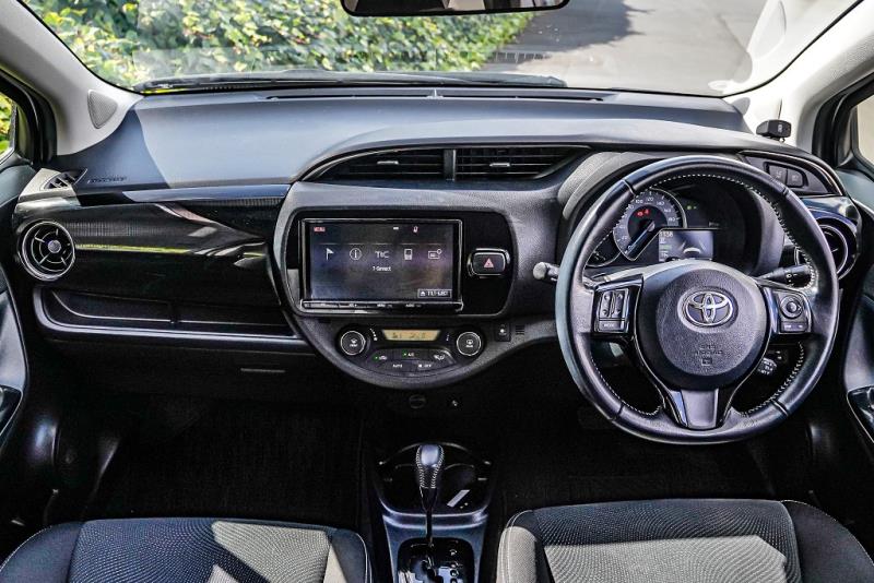 2017 Toyota Vitz Hybrid / Yaris