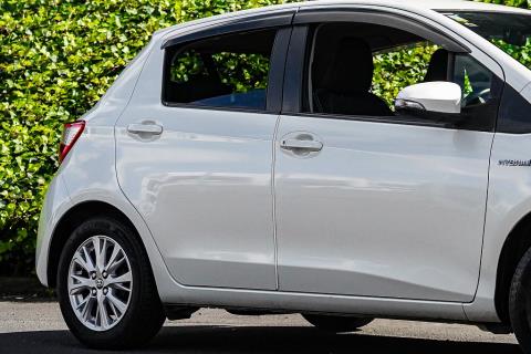 2017 Toyota Vitz Hybrid / Yaris - Thumbnail