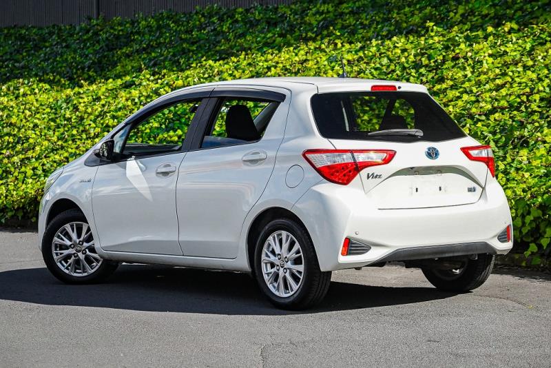 2017 Toyota Vitz Hybrid / Yaris