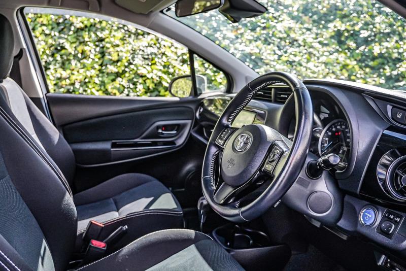 2017 Toyota Vitz Hybrid / Yaris