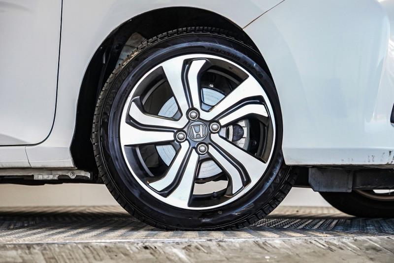 2015 Honda Grace Hybrid EX / City