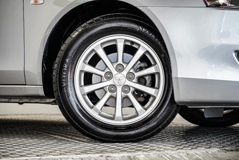 2012 Mitsubishi Galant Fortis / Lancer