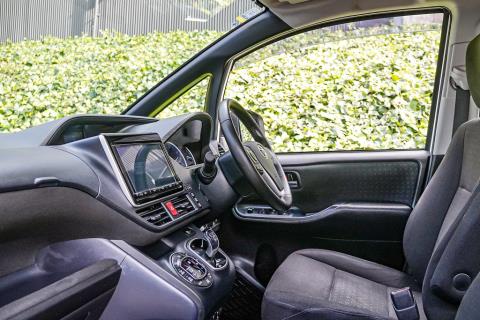 2017 Toyota Noah G / Voxy - Thumbnail