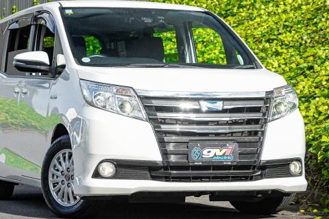 2017 Toyota Noah G / Voxy - Thumbnail
