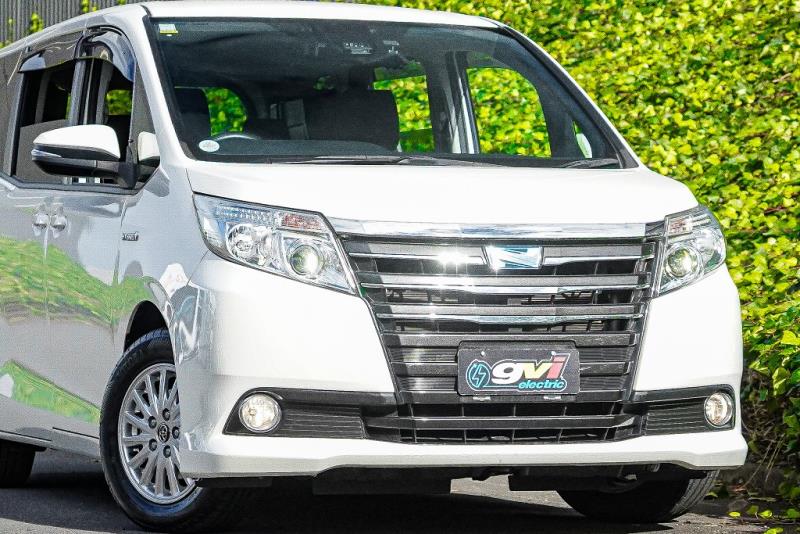 2017 Toyota Noah G / Voxy