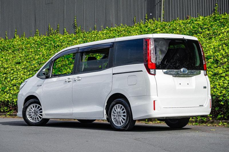2017 Toyota Noah G / Voxy