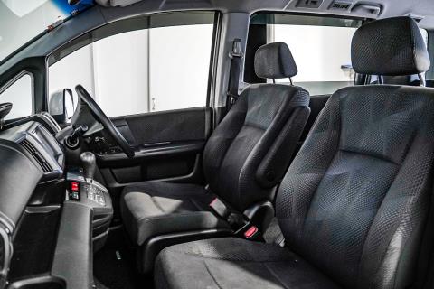 2011 Honda Step Wagon - Thumbnail