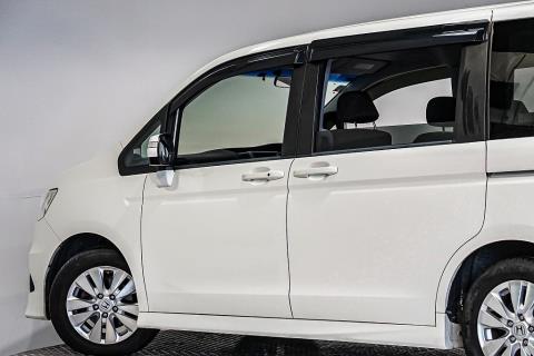 2011 Honda Step Wagon - Thumbnail