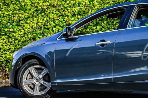 2014 Volvo V40 T4 Hatchback - Thumbnail
