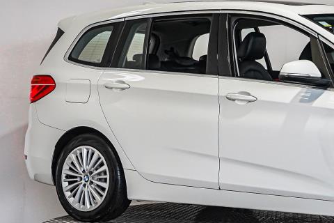 2015 Bmw 220i 7 Seater - Thumbnail