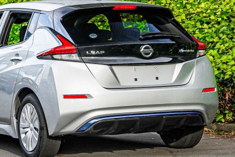 2017 Nissan Leaf 40S - Thumbnail