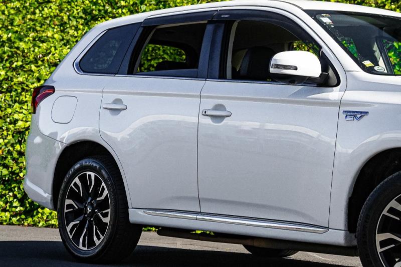 2016 Mitsubishi Outlander PHEV