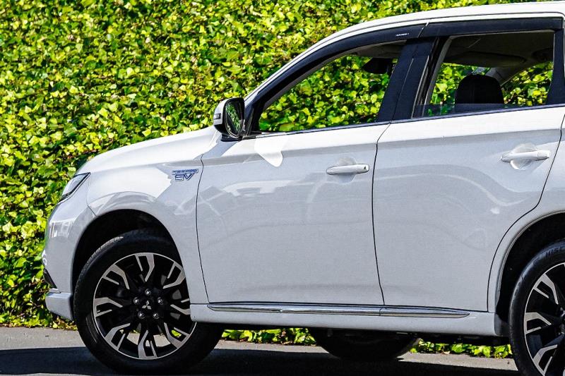 2016 Mitsubishi Outlander PHEV