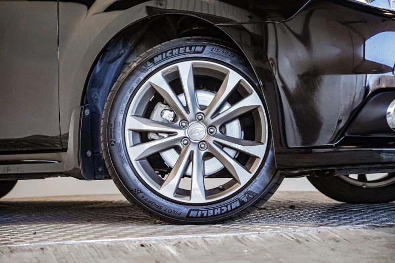 2013 Subaru Legacy 2.5i B Sport