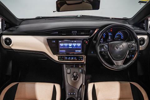 2016 Toyota Auris Hybrid G / Corolla - Thumbnail