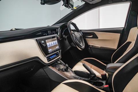 2016 Toyota Auris Hybrid G / Corolla - Thumbnail