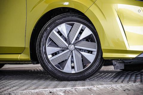 2022 Nissan Note e-Power X - Thumbnail