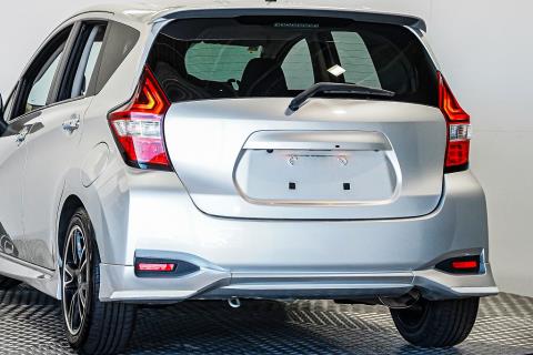 2017 Nissan Note e-Power X - Thumbnail