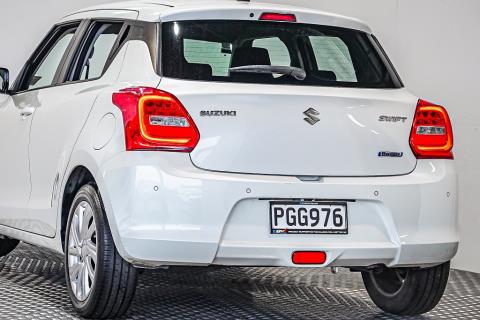 2022 Suzuki Swift Hybrid Limited - Thumbnail