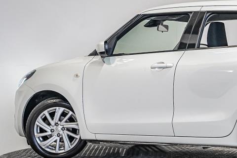 2022 Suzuki Swift Hybrid Limited - Thumbnail