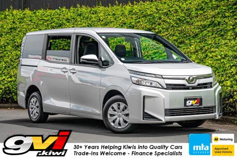2019 Toyota Voxy 4WD 8 Seater - Thumbnail