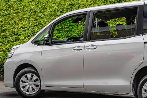 2019 Toyota Voxy 4WD 8 Seater - Thumbnail