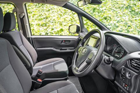 2019 Toyota Voxy 4WD 8 Seater - Thumbnail
