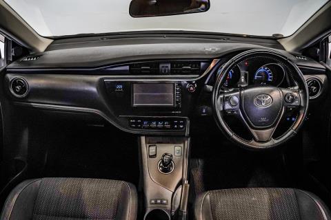 2016 Toyota Auris / Corolla Hybrid - Thumbnail