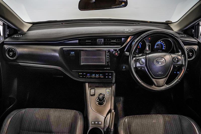 2016 Toyota Auris / Corolla Hybrid