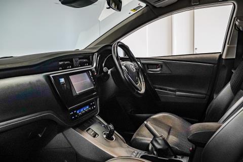 2016 Toyota Auris / Corolla Hybrid - Thumbnail
