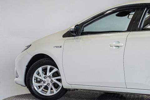 2016 Toyota Auris / Corolla Hybrid - Thumbnail