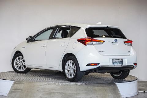 2016 Toyota Auris / Corolla Hybrid - Thumbnail