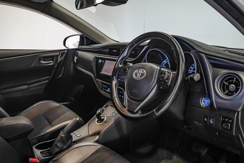 2016 Toyota Auris / Corolla Hybrid - Thumbnail