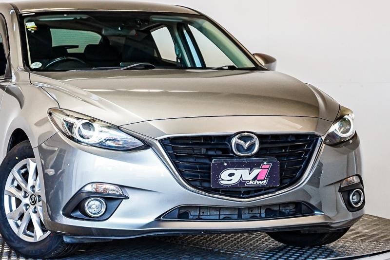 2014 Mazda Axela 15S / 3 Sport