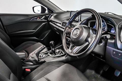 2014 Mazda Axela 15S / 3 Sport - Thumbnail