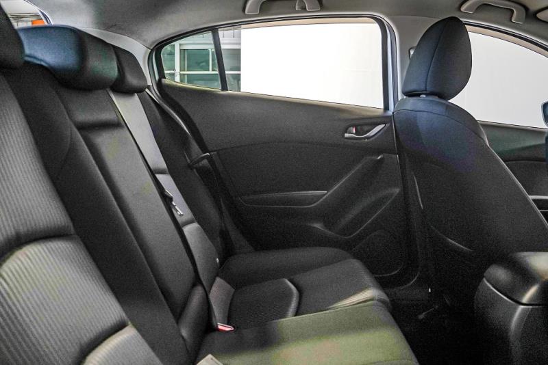 2014 Mazda Axela 20S / 3 Sport