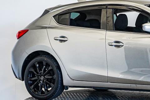 2014 Mazda Axela 20S / 3 Sport - Thumbnail