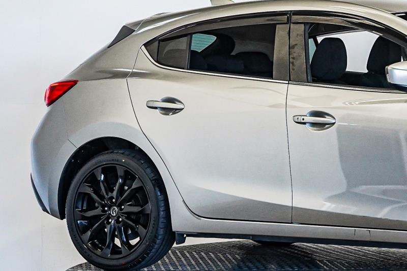 2014 Mazda Axela 20S / 3 Sport