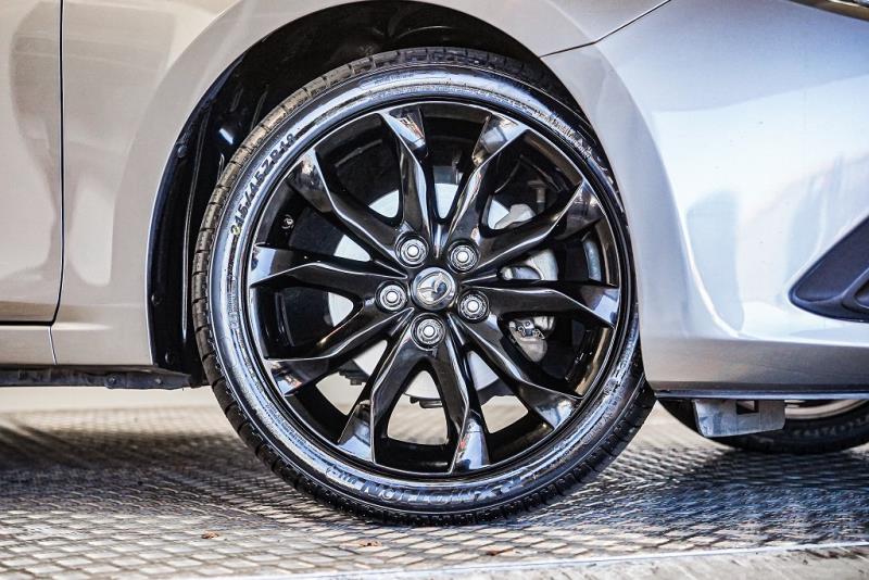 2014 Mazda Axela 20S / 3 Sport