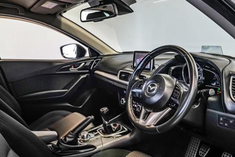 2014 Mazda Axela 20S / 3 Sport - Thumbnail