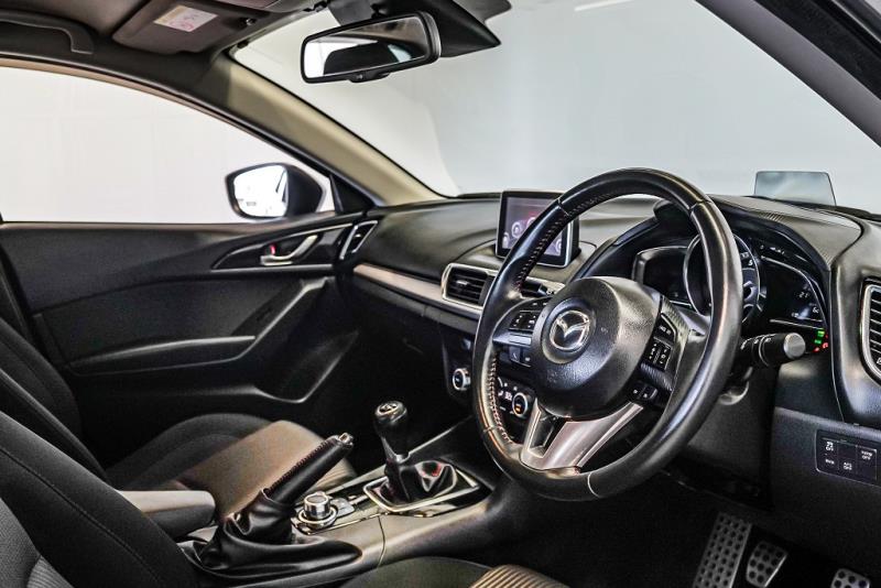 2014 Mazda Axela 20S / 3 Sport