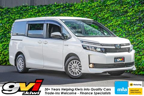 2014 Toyota Voxy V / Noah
